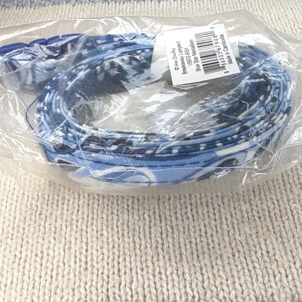 Vera Bradley Retired Blue Star Medallion Breakaway Lanyard NWT Sealed ID Badge